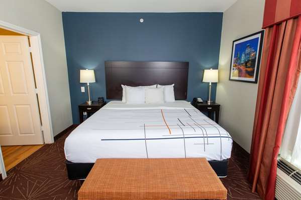 Suite - La Quinta Inn & Suites Normandy Houston - I-10, Exit 778 & 778B