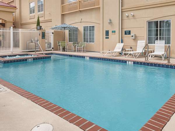 Pool - La Quinta Inn & Suites Slidell - I-12, Exit 80