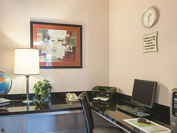 Conference Area - La Quinta Inn & Suites Slidell - I-12, Exit 80