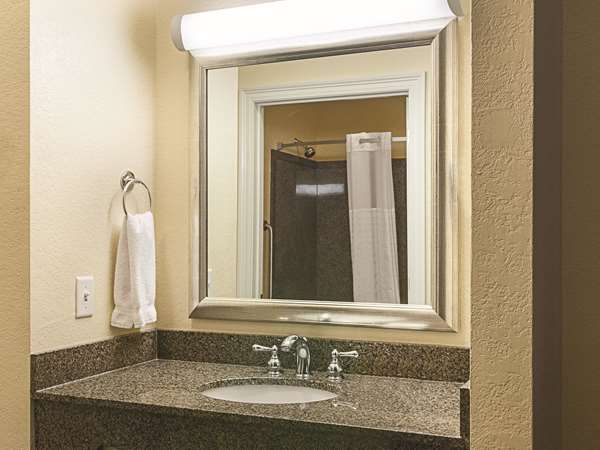  - La Quinta Inn & Suites Slidell - I-12, Exit 80