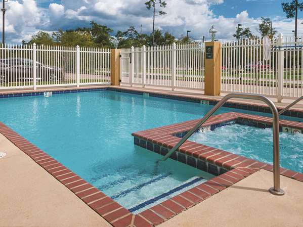 Pool - La Quinta Inn & Suites Slidell - I-12, Exit 80