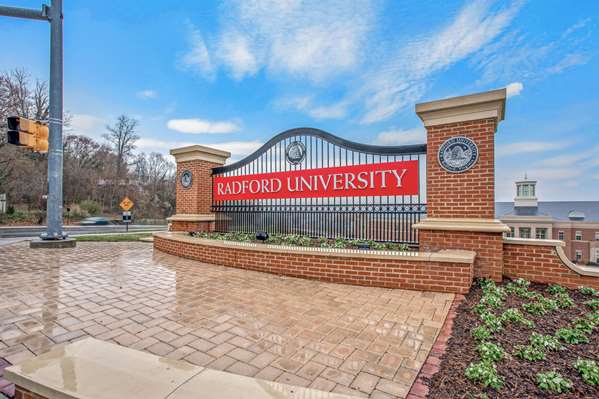  - La Quinta Inn Radford