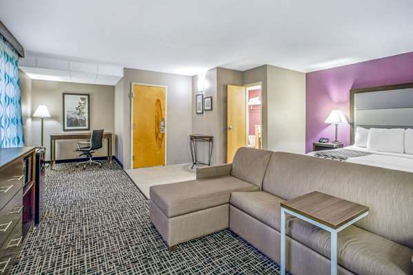 Suite - La Quinta Inn Radford