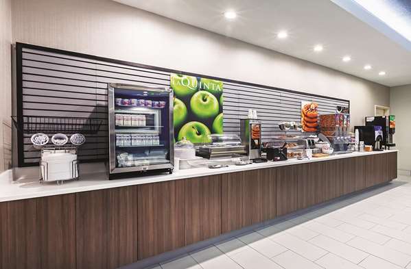  - La Quinta Inn Palestine