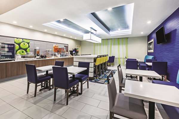  - La Quinta Inn Palestine