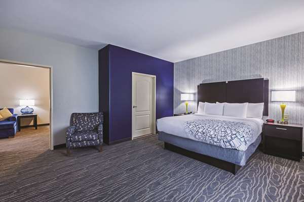 Suite - La Quinta Inn Palestine