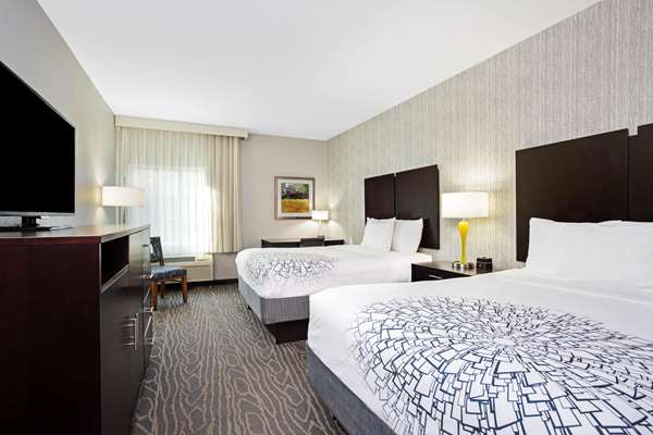  - La Quinta Inn Palestine