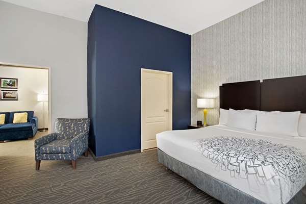 Suite - La Quinta Inn Palestine