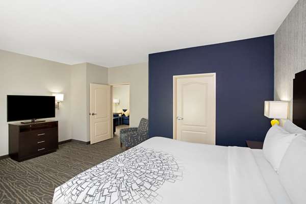 Suite - La Quinta Inn Palestine