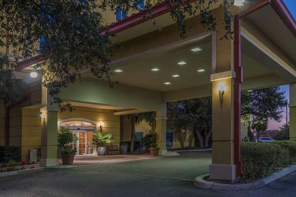 Exterior view - La Quinta Inn Medical Center San Antonio - I-10, Exit 562