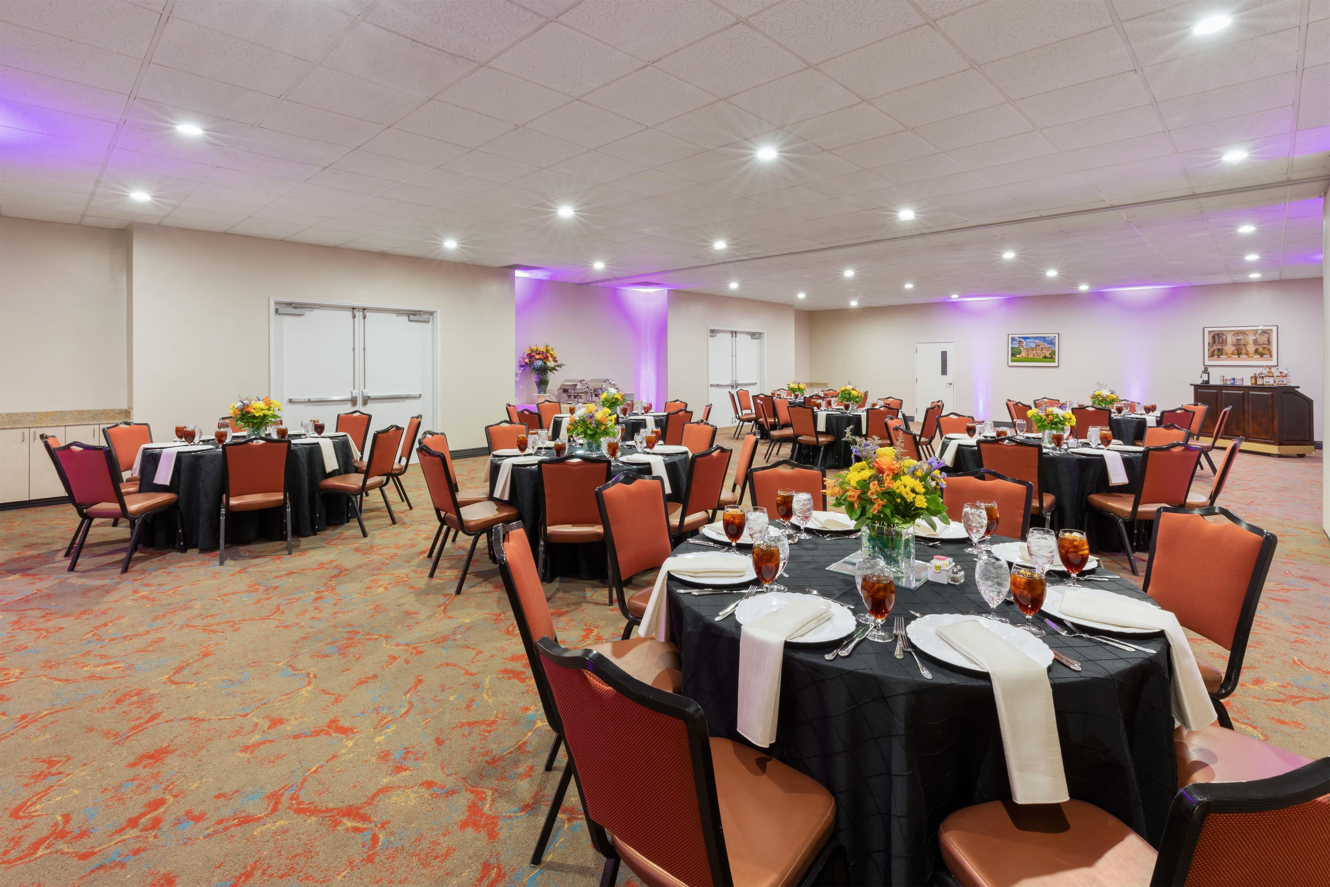 Meeting Room | La Quinta Inn & Suites by Wyndham San Antonio Medical Ctr NW