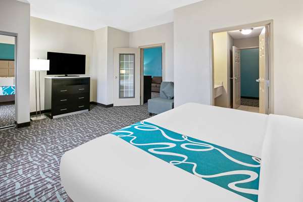 Suite - La Quinta Inn & Suites Paris
