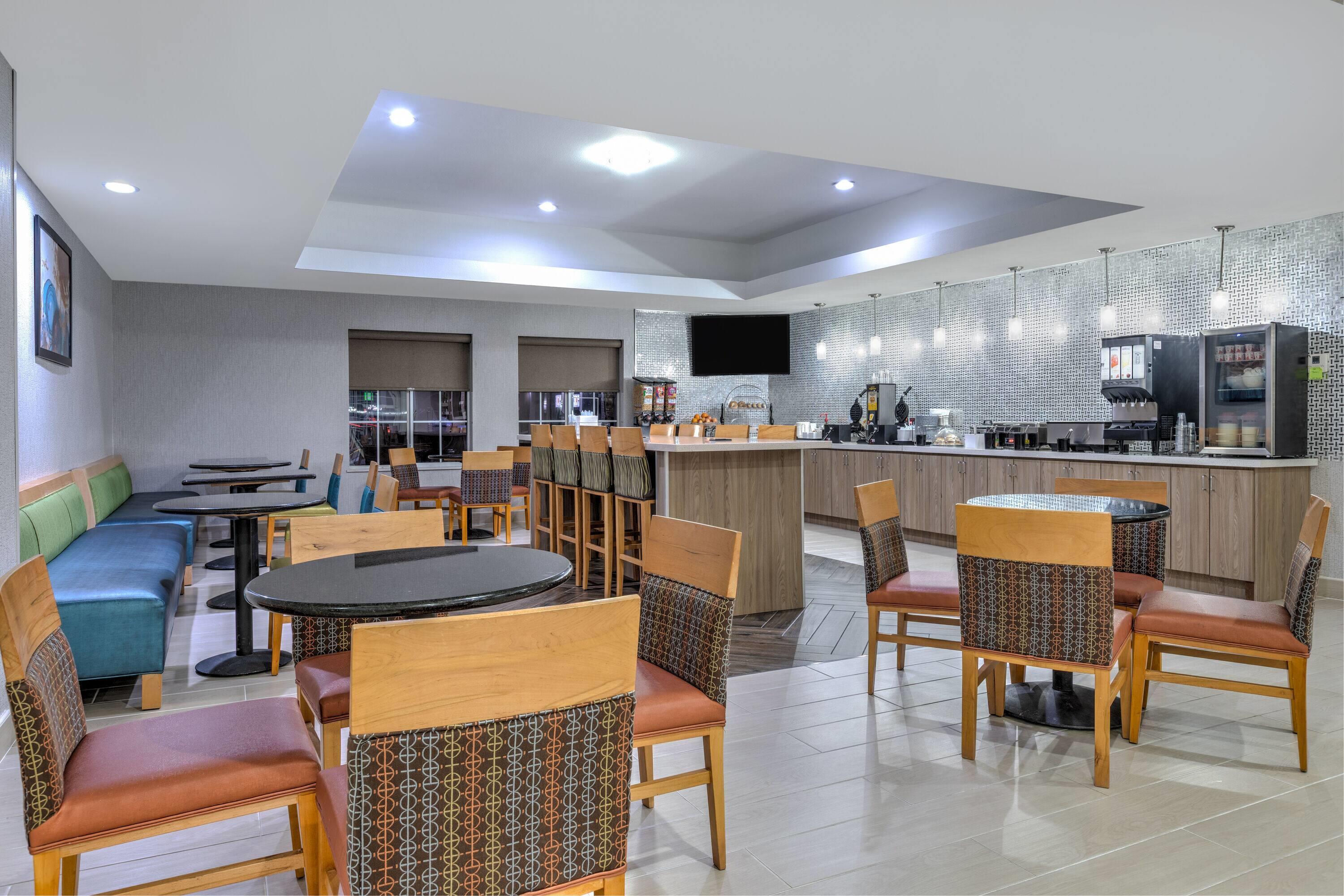 Property amenity | La Quinta Inn & Suites by Wyndham Paris