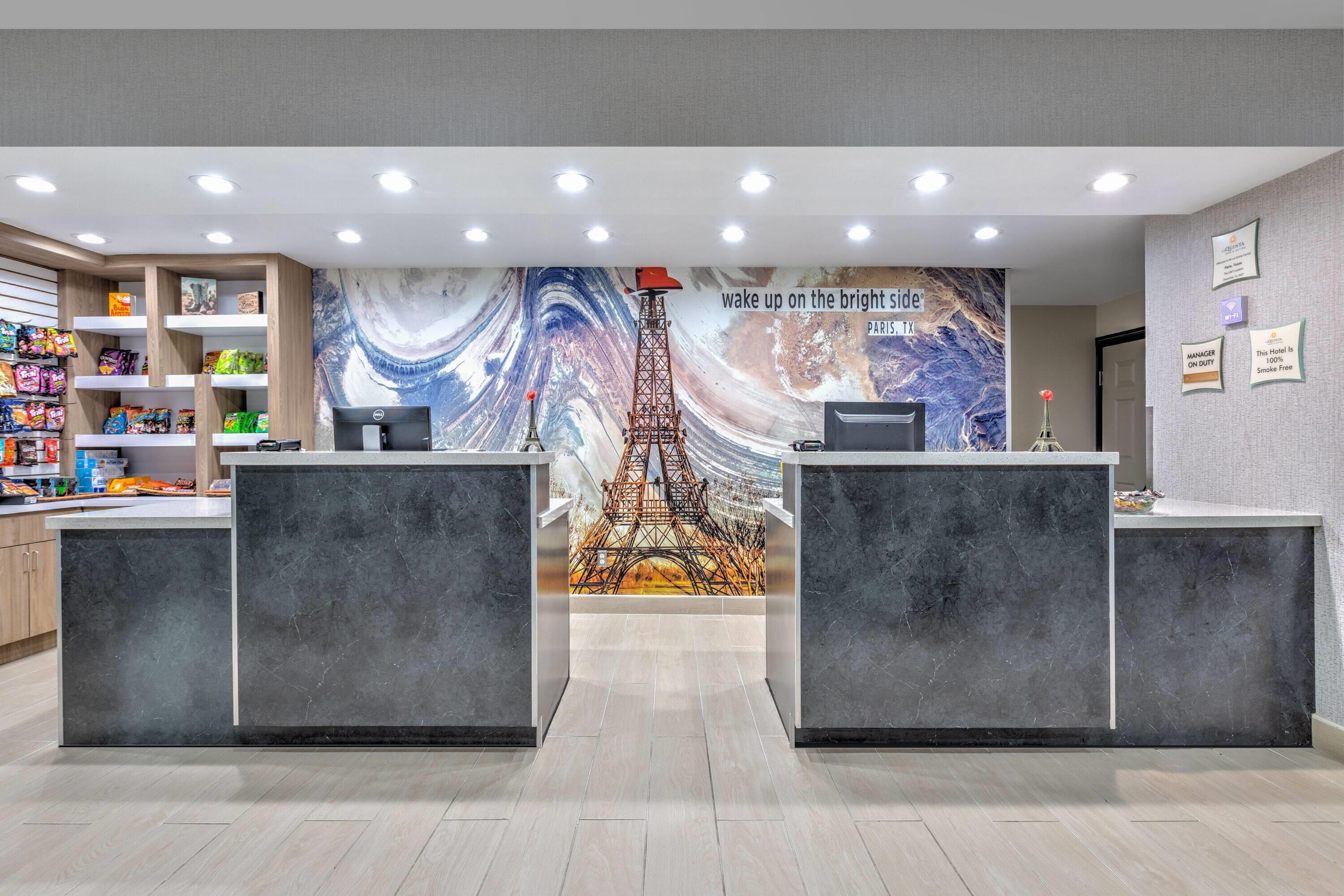 Reception | La Quinta Inn & Suites by Wyndham Paris