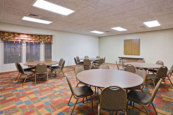  - La Quinta Inn & Suites Overland Park