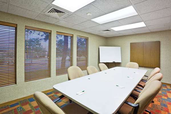  - La Quinta Inn & Suites Overland Park