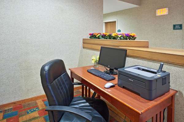 Conference Area - La Quinta Inn & Suites Overland Park