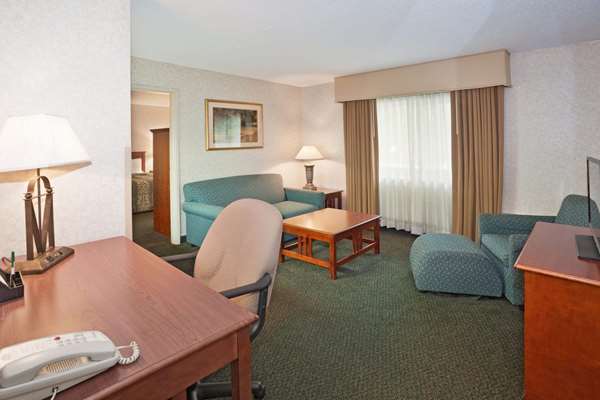 Suite - La Quinta Inn & Suites Overland Park