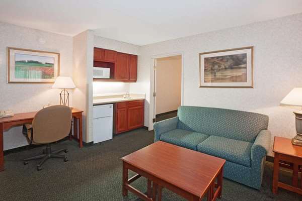 Suite - La Quinta Inn & Suites Overland Park