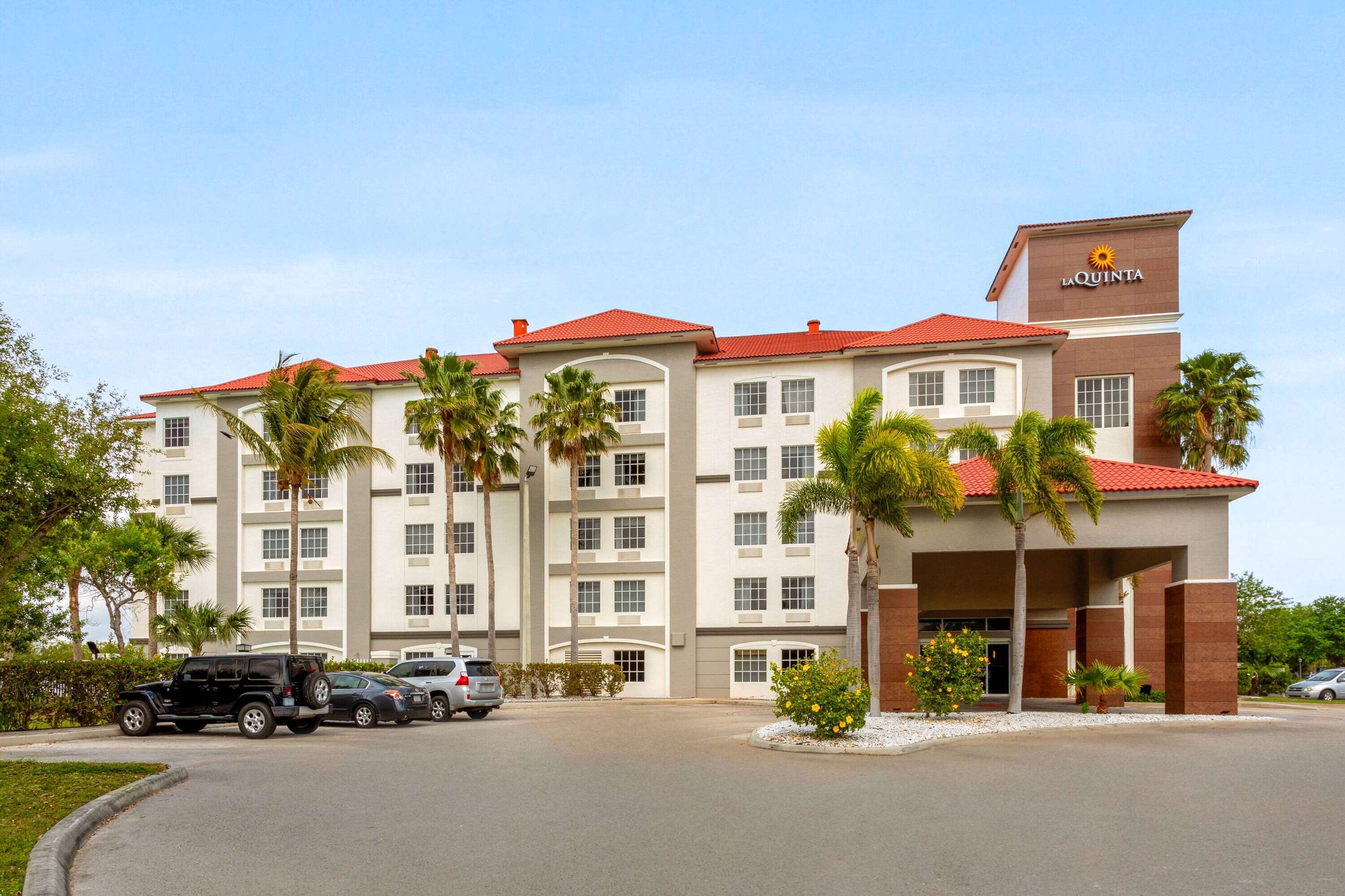 Exterior | La Quinta Inn & Suites by Wyndham Ft. Pierce