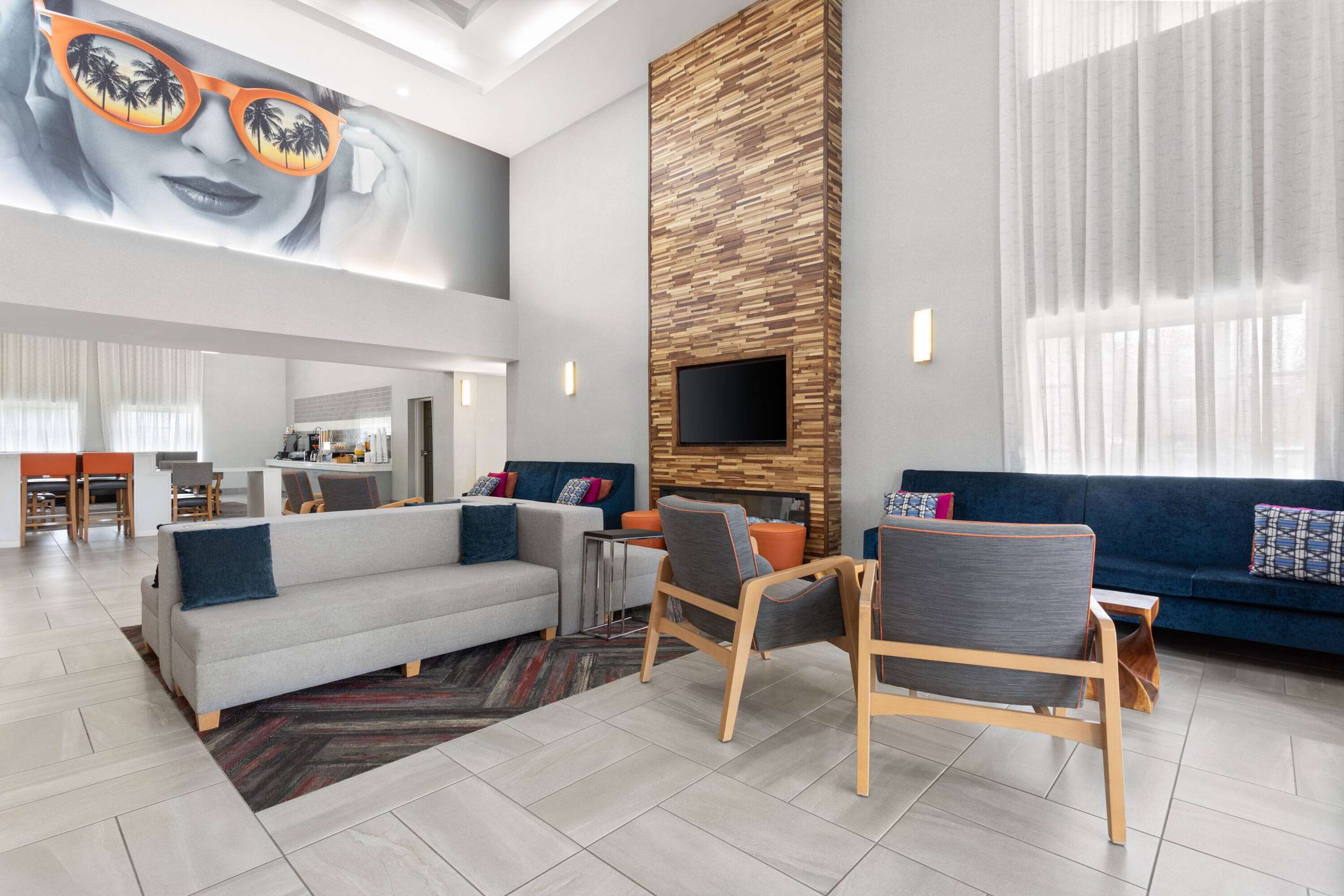 Lobby | La Quinta Inn & Suites by Wyndham Ft. Pierce