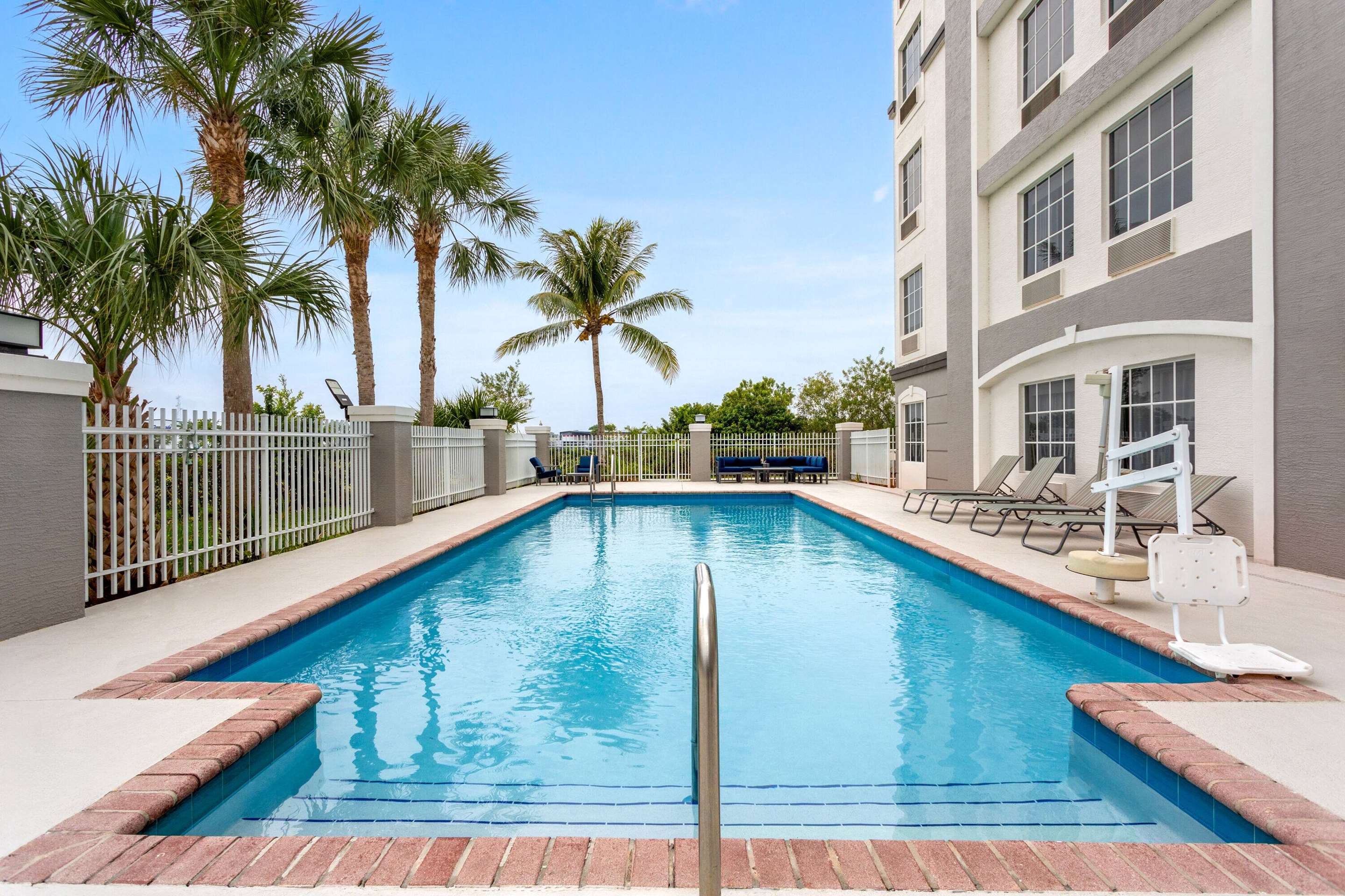 Undefined | La Quinta Inn & Suites by Wyndham Ft. Pierce