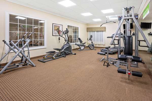 Fitness/ Exercise Room - La Quinta Inn & Suites Magnolia