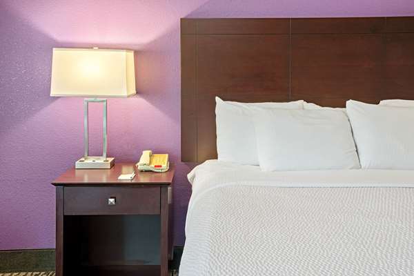  - La Quinta Inn & Suites Magnolia