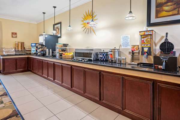  - La Quinta Inn & Suites Magnolia