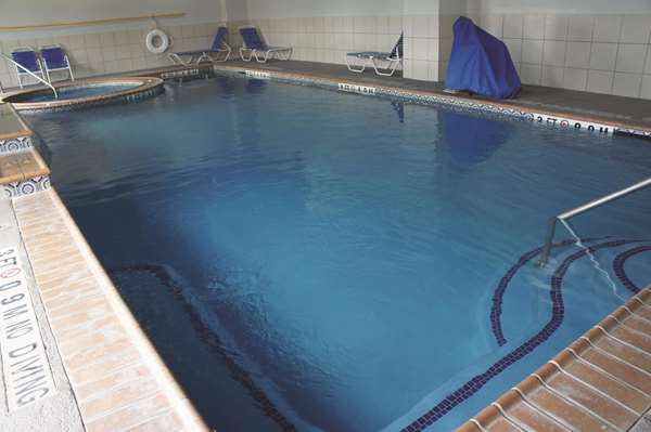 Pool - La Quinta Inn & Suites Orange - I-10, Exit 873