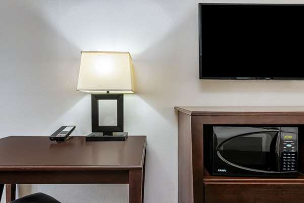  - La Quinta Inn & Suites Orange - I-10, Exit 873