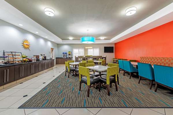  - La Quinta Inn & Suites Orange - I-10, Exit 873