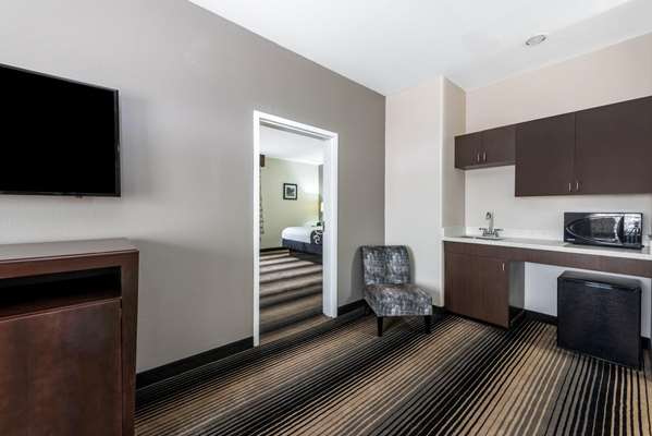 Suite - La Quinta Inn & Suites Orange - I-10, Exit 873