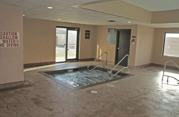 Pool - La Quinta Inn & Suites Carter Lake