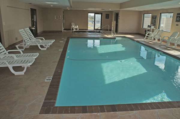 Pool - La Quinta Inn & Suites Carter Lake
