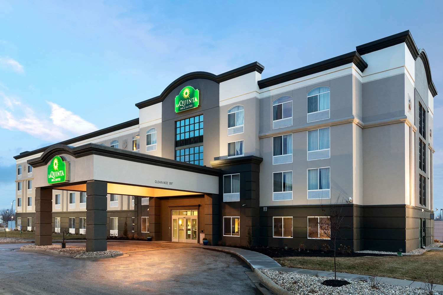 La Quinta Inn & Suites Carter Lake, IA See Discounts