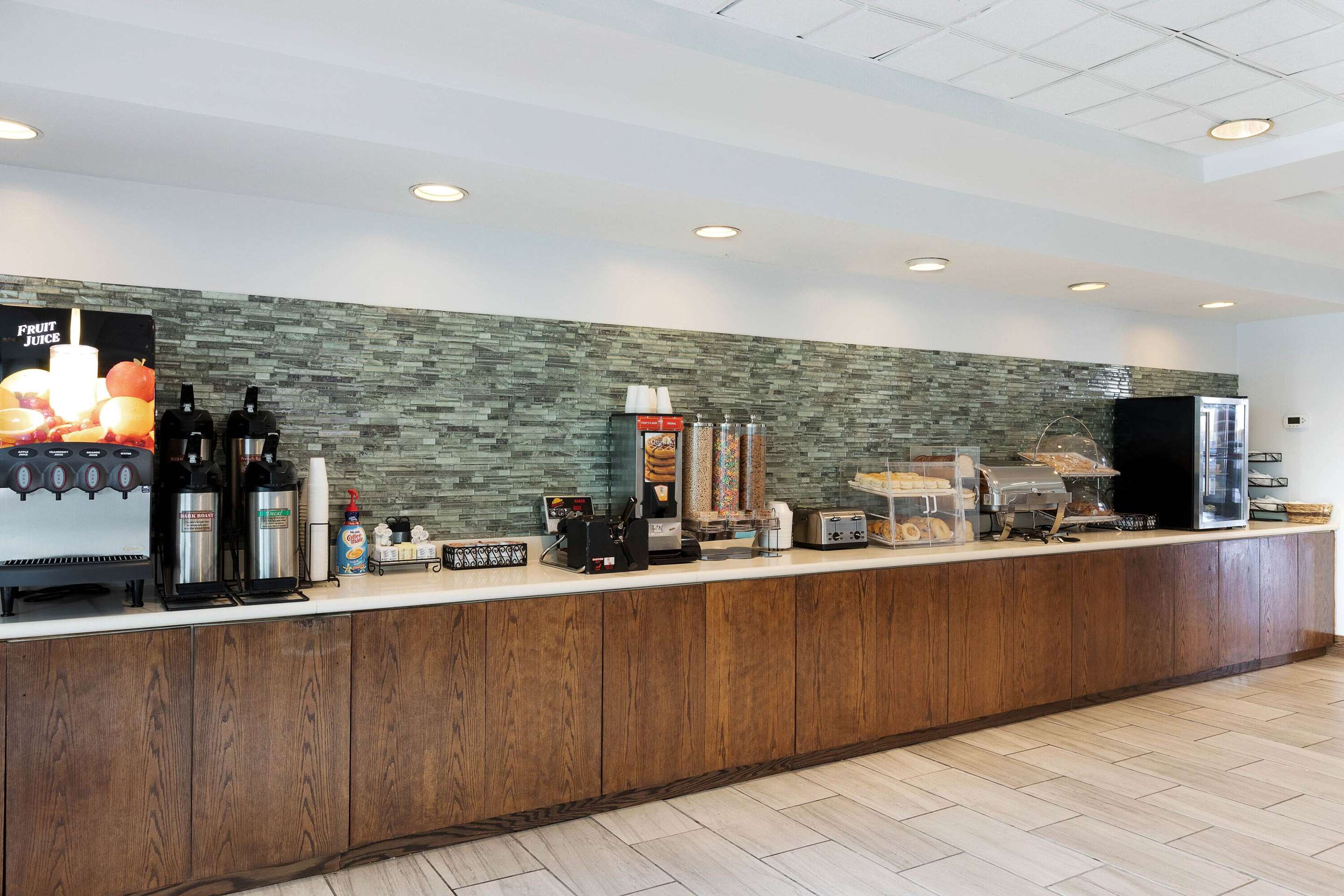 Property amenity | La Quinta Inn & Suites by Wyndham Omaha Airport Downtown