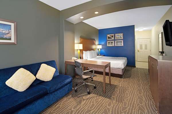 Suite - La Quinta Inn & Suites Mercedes