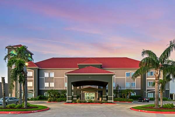 Exterior view - La Quinta Inn & Suites Mercedes