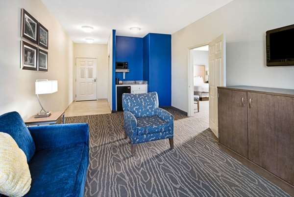 Suite - La Quinta Inn & Suites Mercedes