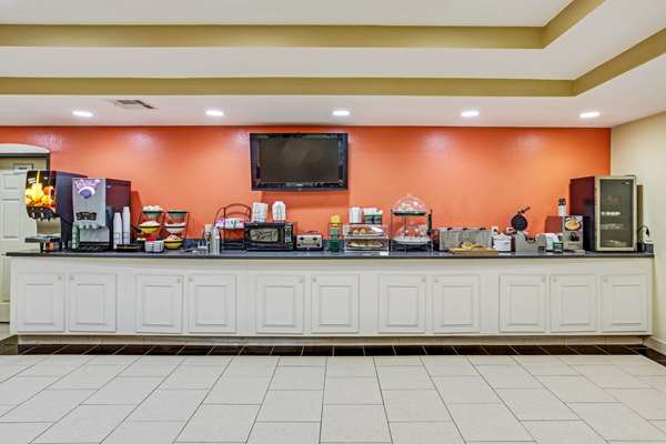  - La Quinta Inn & Suites Canton