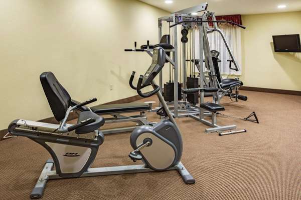 Fitness/ Exercise Room - La Quinta Inn & Suites Canton