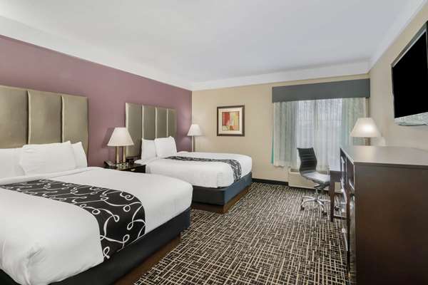  - La Quinta Inn & Suites Canton