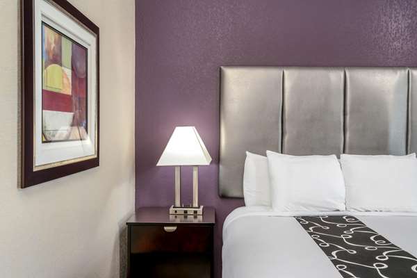  - La Quinta Inn & Suites Canton