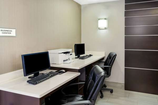 Conference Area - La Quinta Inn & Suites Canton