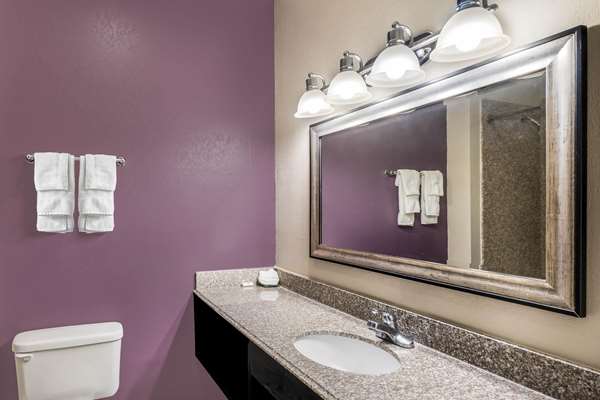  - La Quinta Inn & Suites Canton