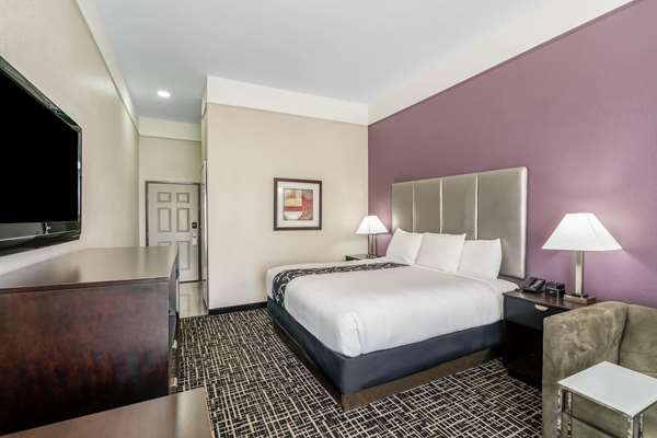  - La Quinta Inn & Suites Canton