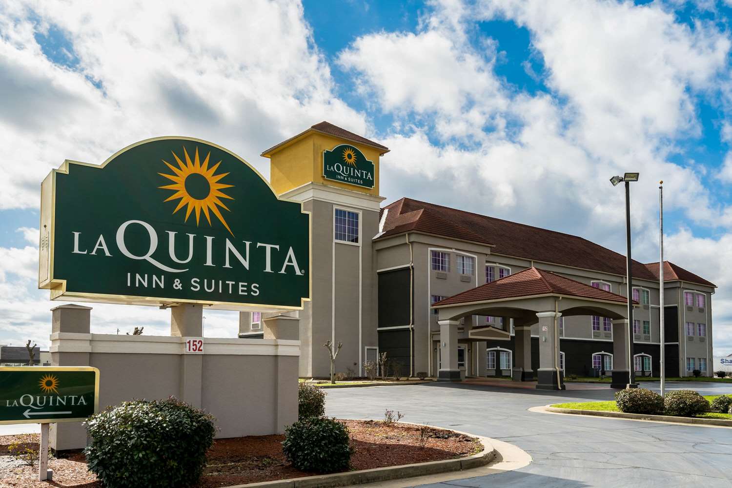 La Quinta Inn & Suites Canton, MS See Discounts