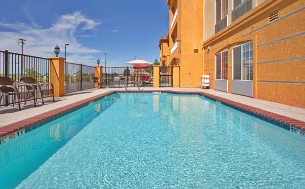 Pool - La Quinta Inn & Suites Fowler - CA 99, Exit 123
