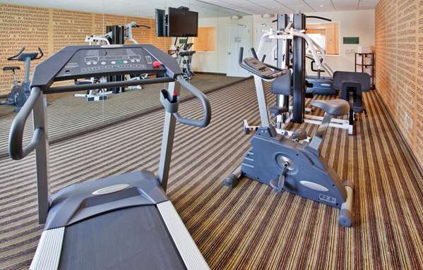 Fitness/ Exercise Room - La Quinta Inn & Suites Fowler - CA 99, Exit 123